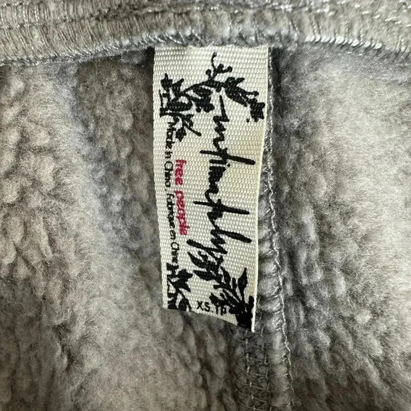 Free People Kelly sweatshirt/shorts in grey size small & extra small - Picture 7 of 9